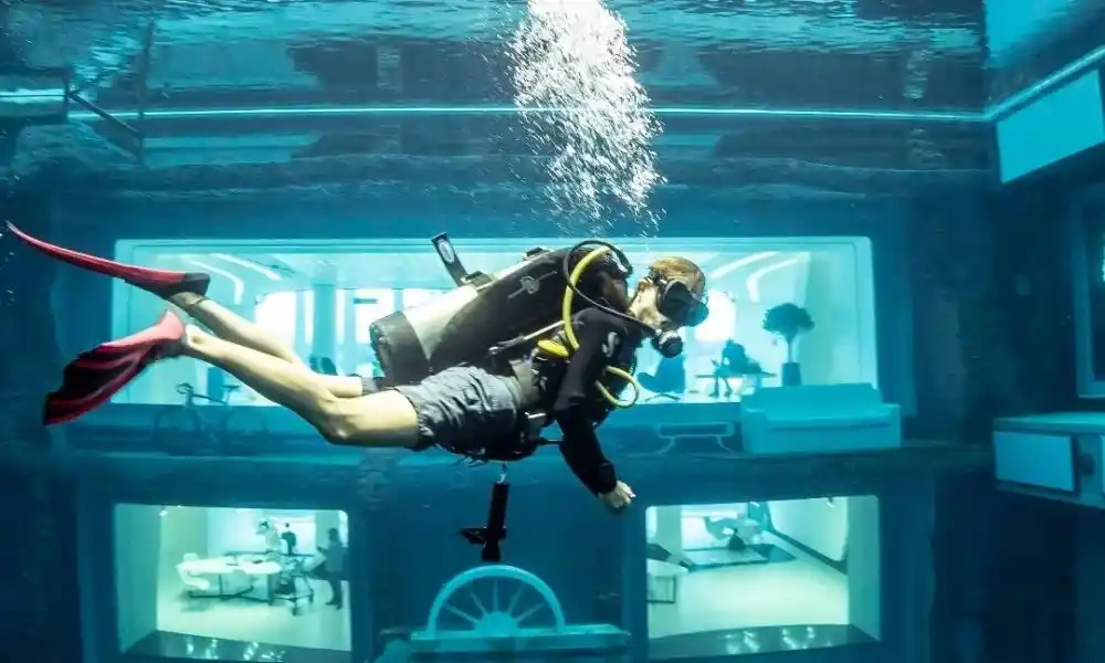 Deep Dive Dubai